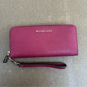 Michael Kors Jet Set Travel Continental Wallet